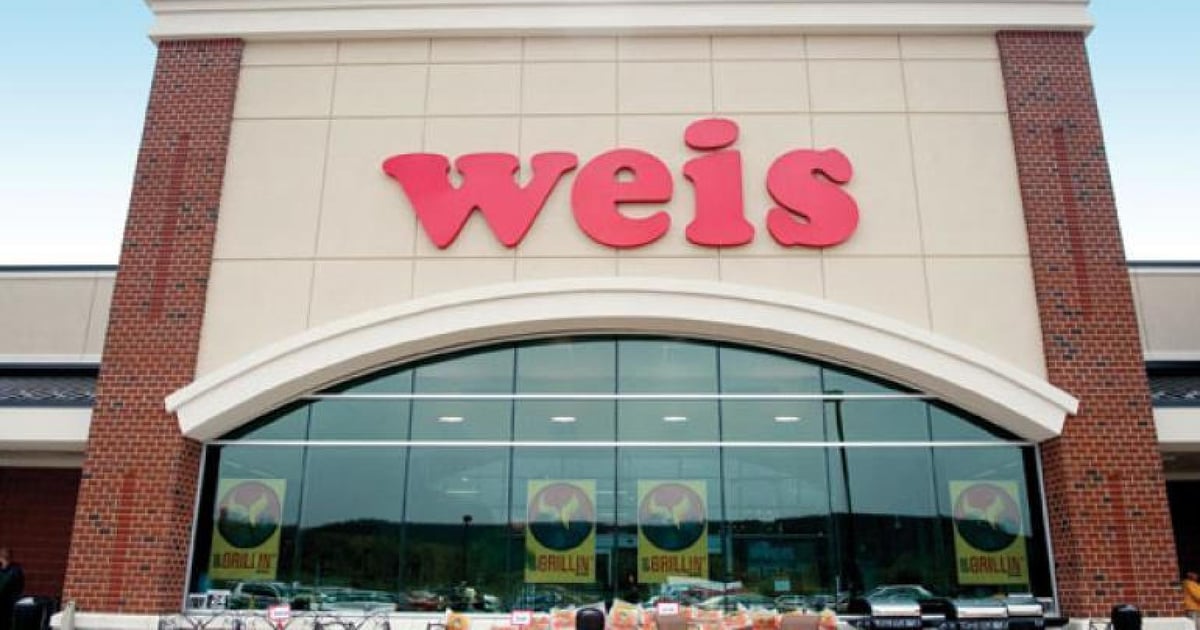 Weis Markets promotes directors in center store