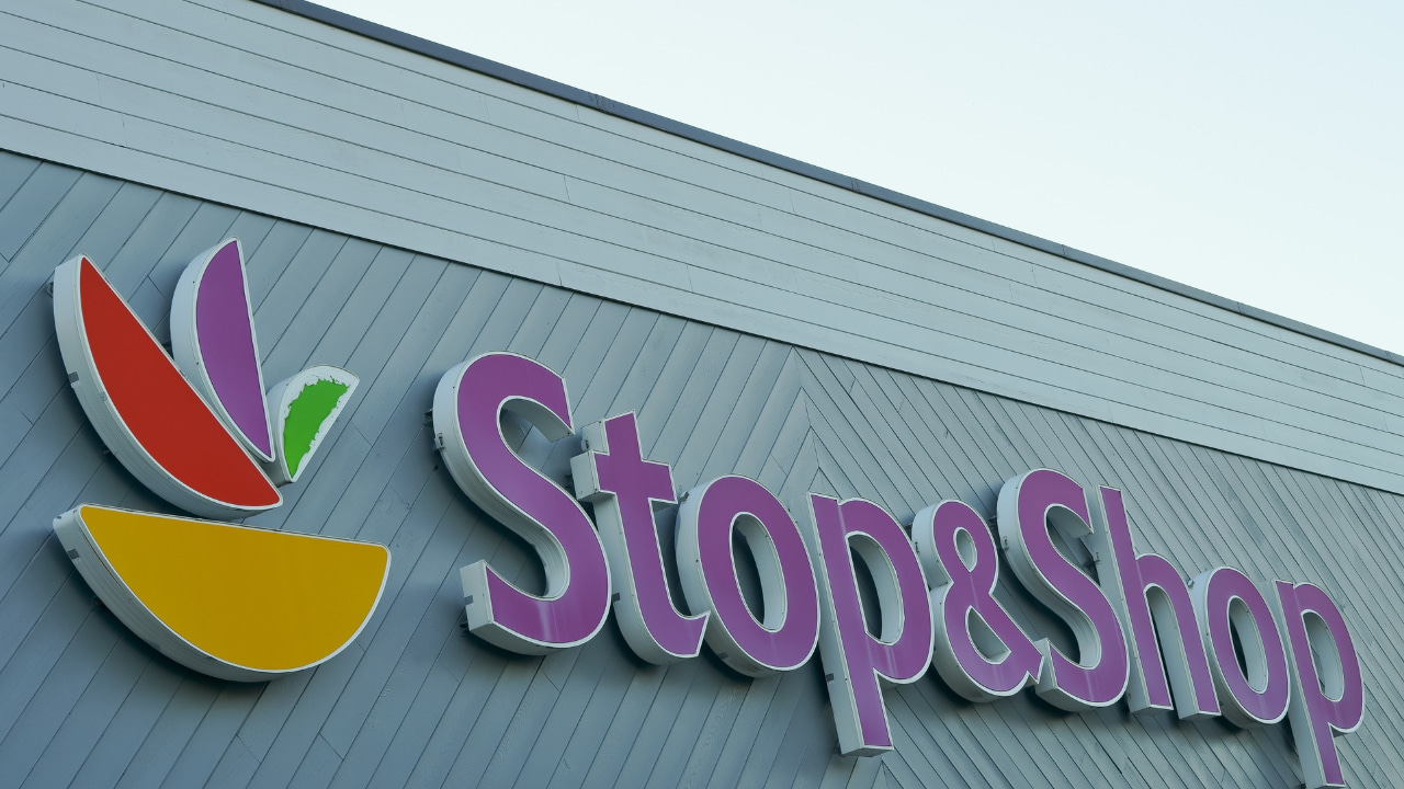 Stop & Shop reaches tentative contract with warehouse workers to avoid ...