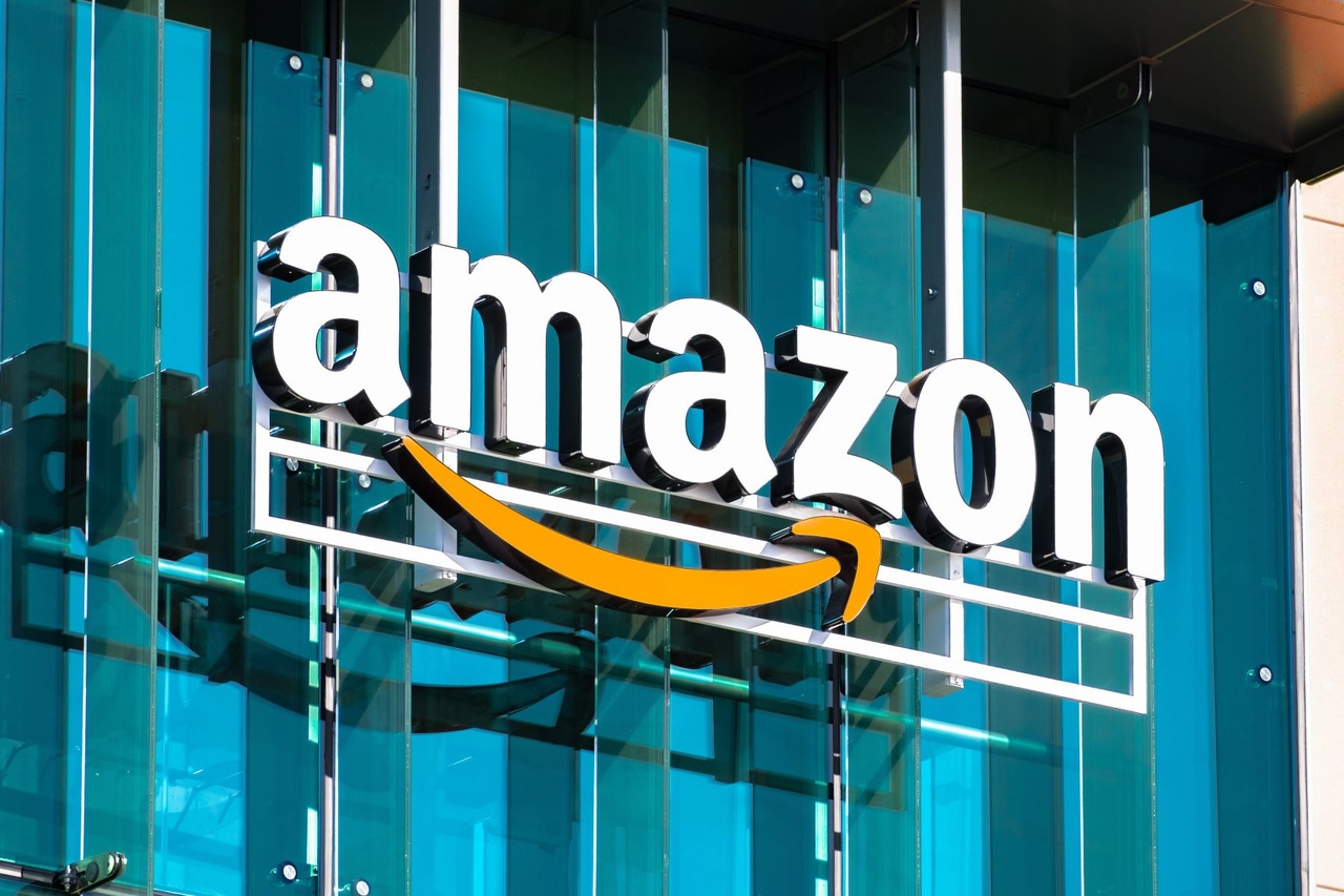 Amazon_SIgn.jpg Amazon_SIgn.jpg