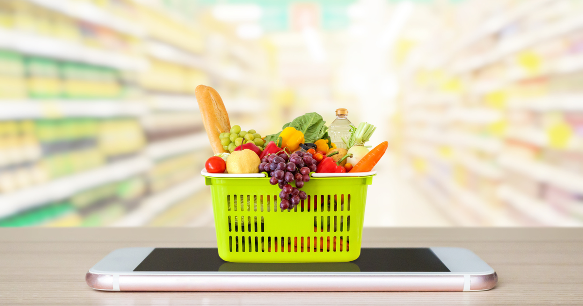 U.S. online grocery sales rise 32% to record $12.7B in December