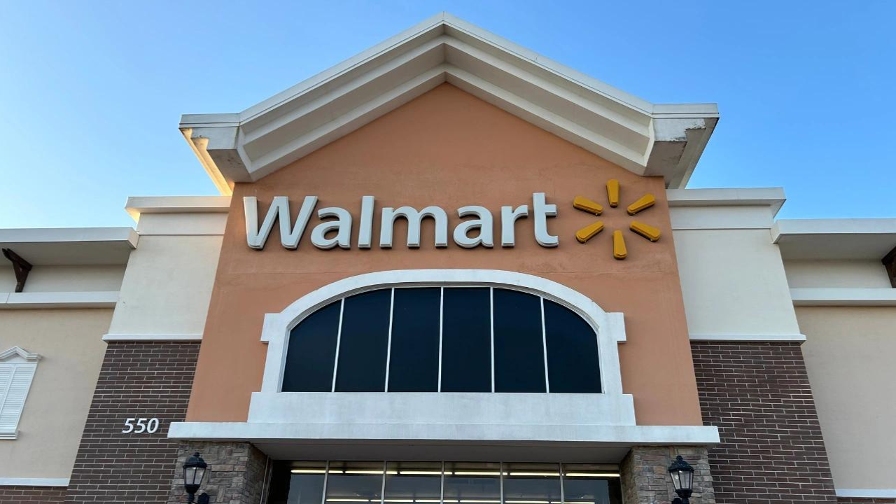 Walmart sued over last-mile delivery driver compensation