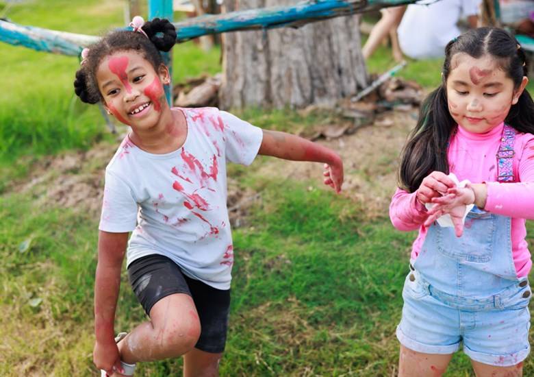 วิธีขจัดคราบสกปรกออกจากเสื้อผ้า