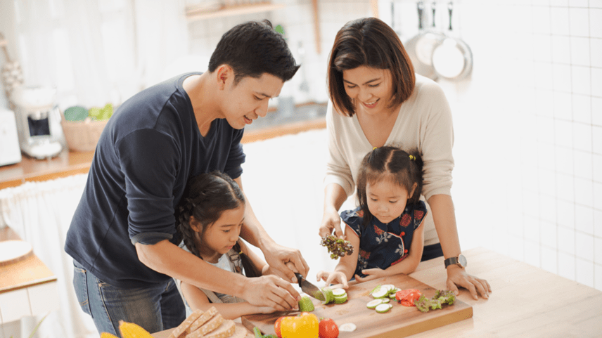 วิธีขจัดคราบซอสมะเขือเทศออกจากเสื้อผ้า