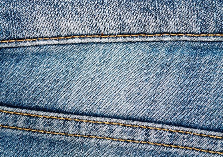 Cómo quitar manchas de los vaqueros