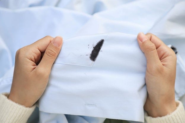 كيفية إزالة الحبر الدائم عن الملابس