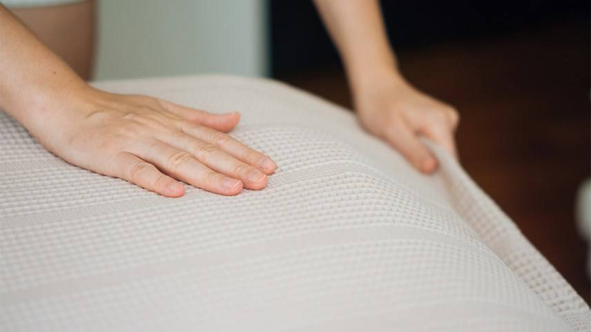 Taches de sang sur les draps