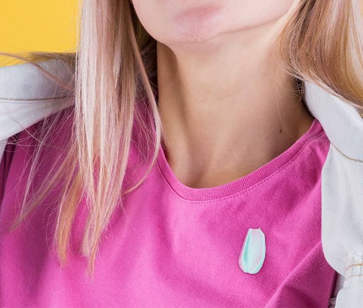 Diş Macunu Lekesi Nasıl Temizlenir?