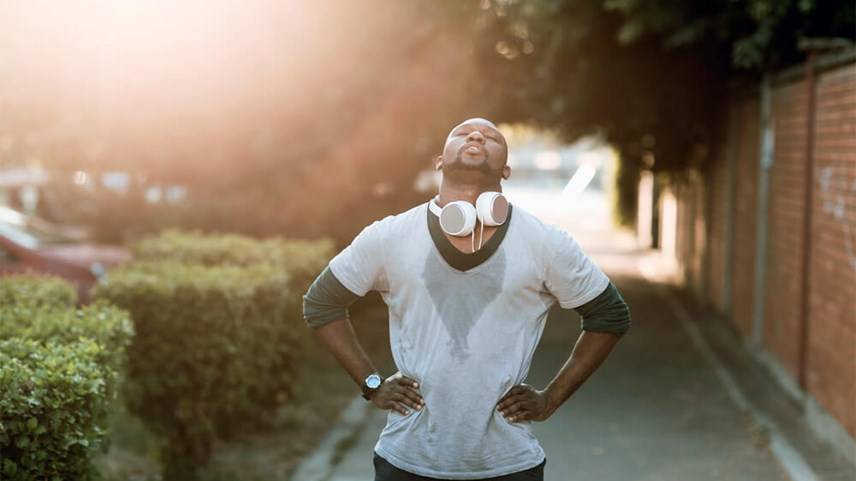 Så tar du bort svettfläckar från bomull