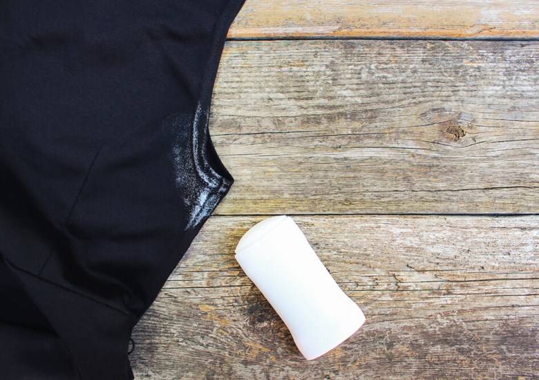 Taches de déodorant