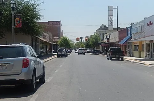 Downtown Del Rio\r\n(Source: Billy Hathorn via Wikipedia)\r\n