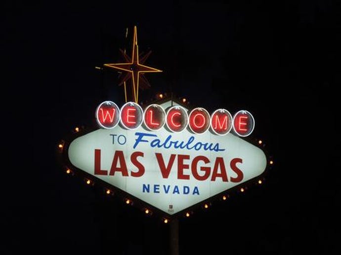 Las_Vegas_Sign_at_Night.JPG