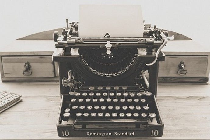 typewriter-pixabay.jpg