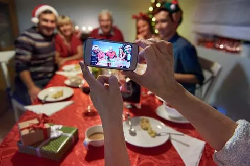 8 iPhone Apps To Make Your Holiday Memories Shine