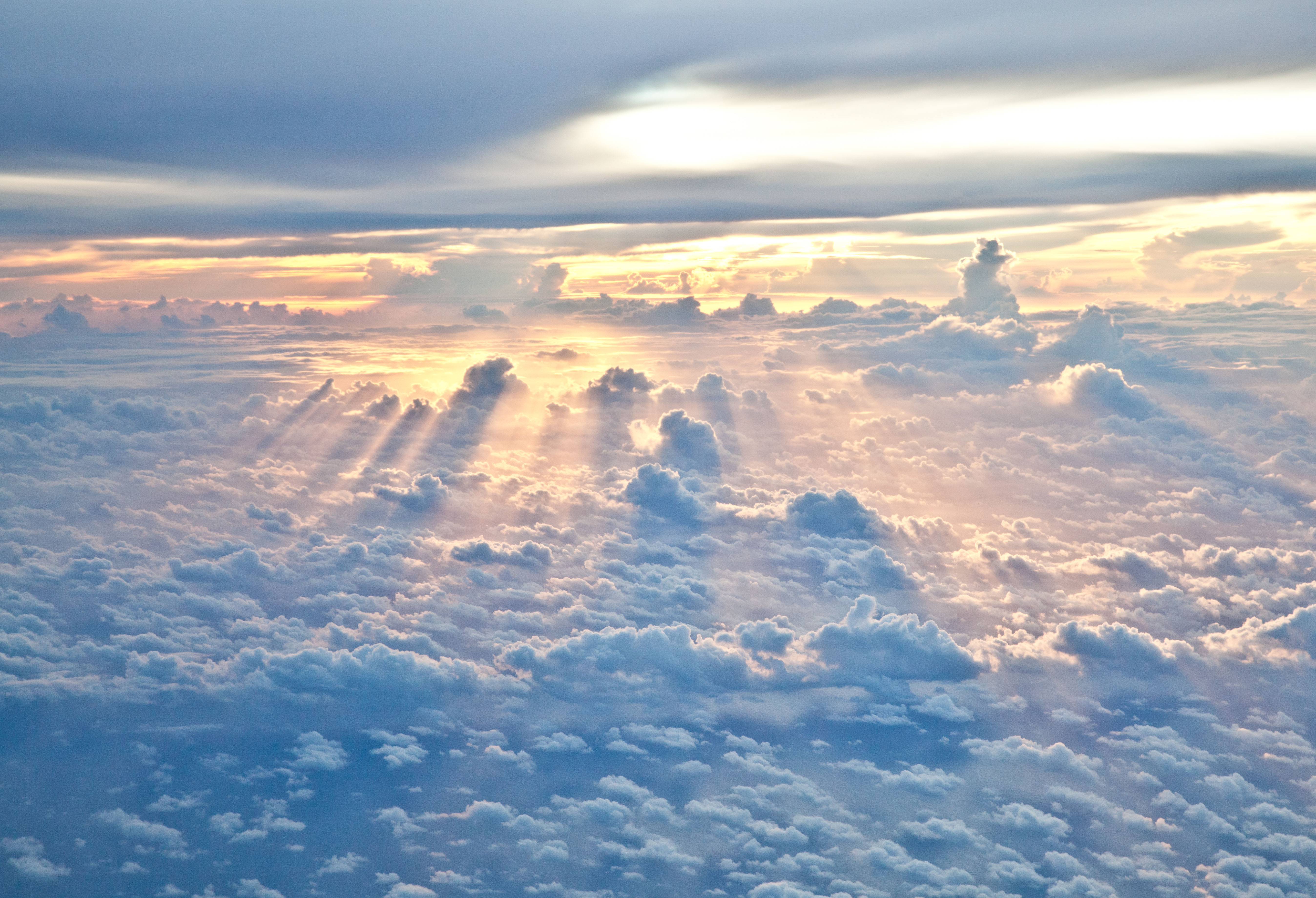 Окружающие небеса. As облака. Fly through clouds. Flying through the clouds.