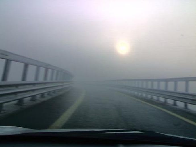 Fog_on_a_highway.jpg