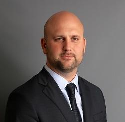 Steve-Escaravage-Booz-Allen-headshot-v2.jpg