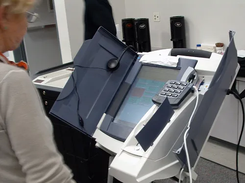 A version of the Premier/Diebold AccuVote TSx voting machine that researchers examined\r\n(Source: Wikipedia)\r\n