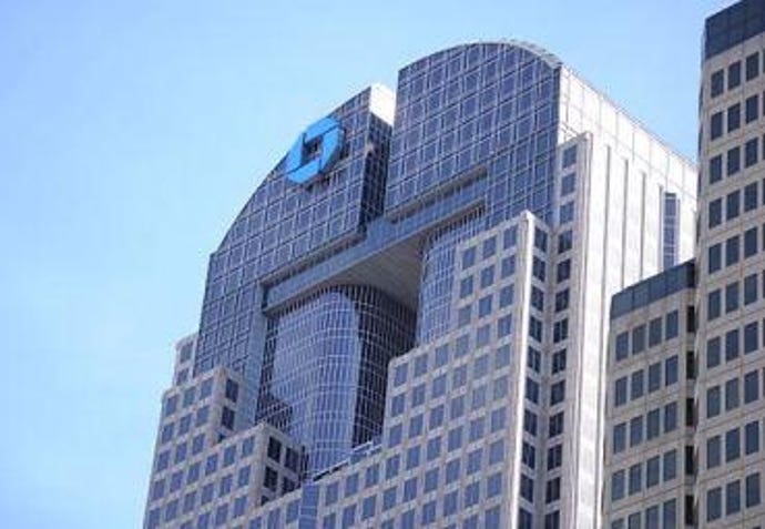 Top_of_JPMorgan_Chase_Tower.jpg