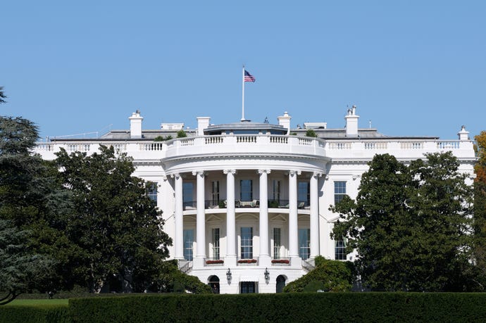 Photo of the White House, south facade