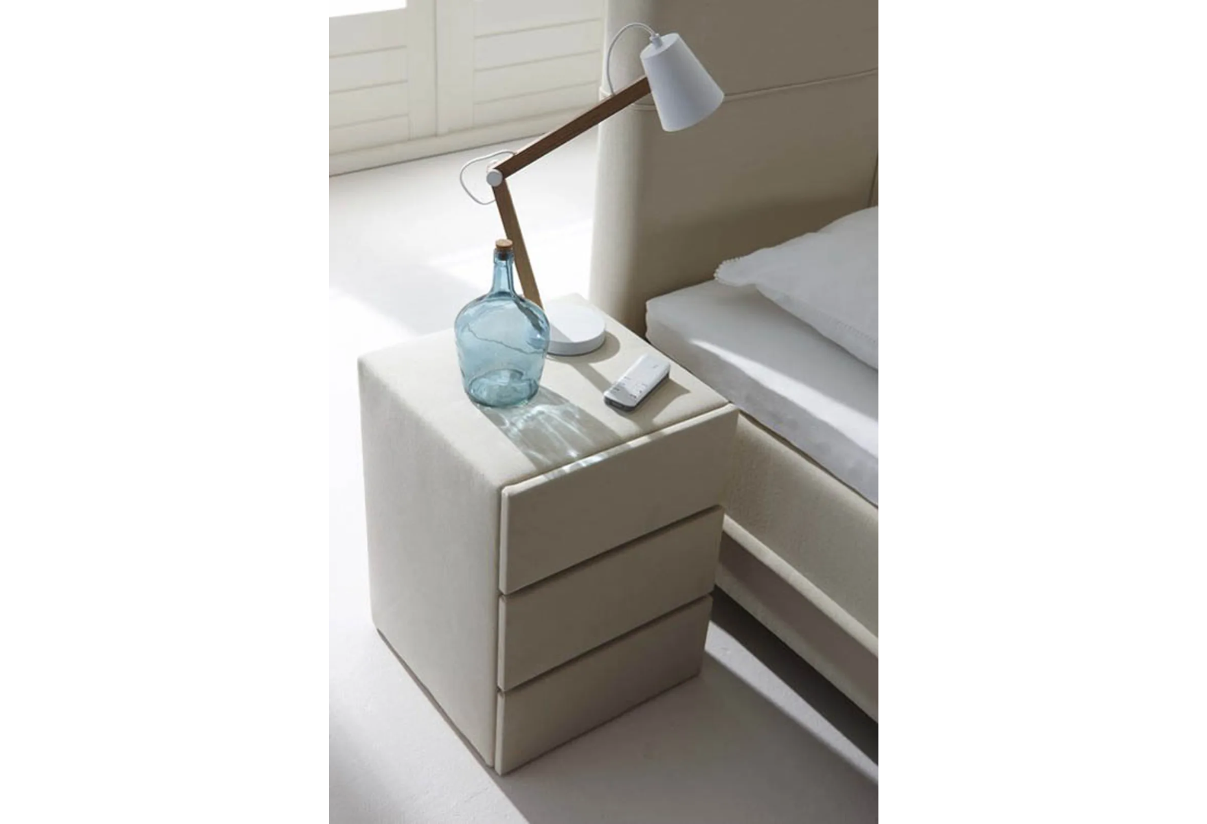 Nachtkast Tune Gestoffeerd | Swiss Sense