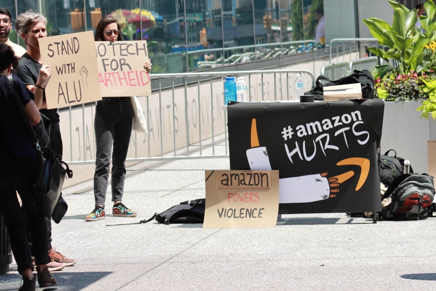 Protesters outside the 2022 AWS Summit in New York City