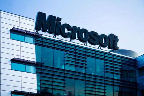 Microsoft's 2016: More Windows 10, Hardware Advances, Research Gains