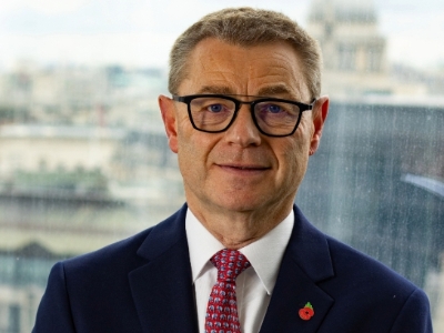 steve-medhurst-portrait-card-image.jpg