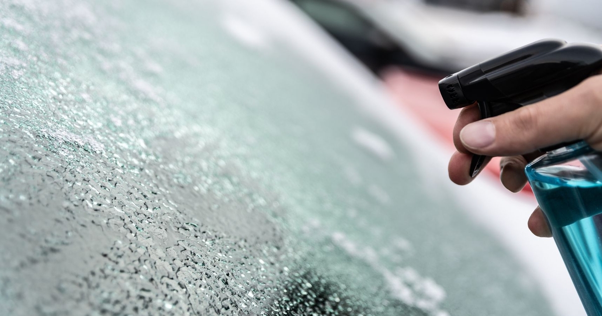 Machine Learning Identifies Effective Green Chemicals for De-Icers