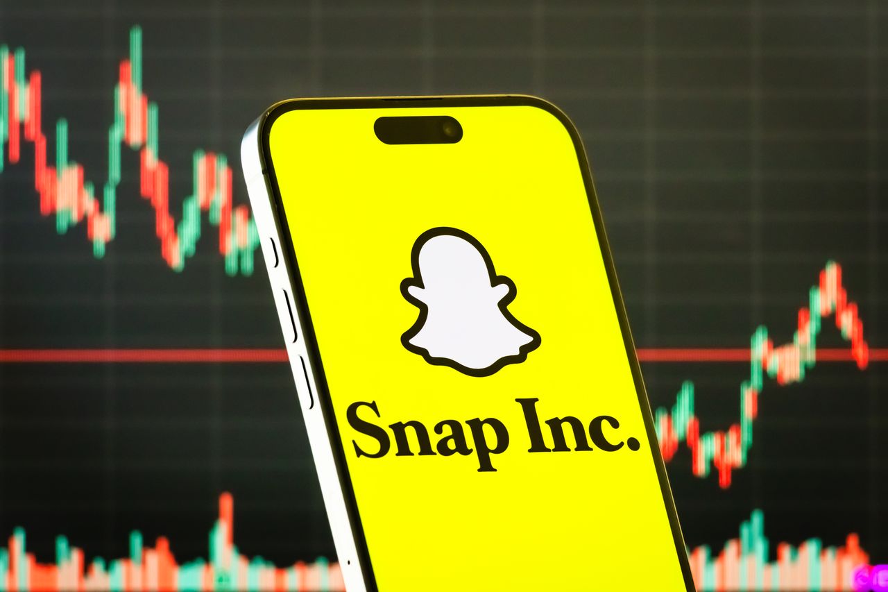 Tech Company Snapi Risks and Rewards of Snap's Deal with Perplexity