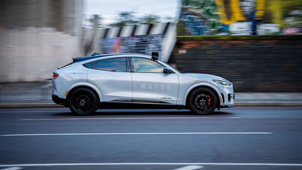 Illustration accompanying: Uber and Wayve to Launch London’s First AI Robotaxis