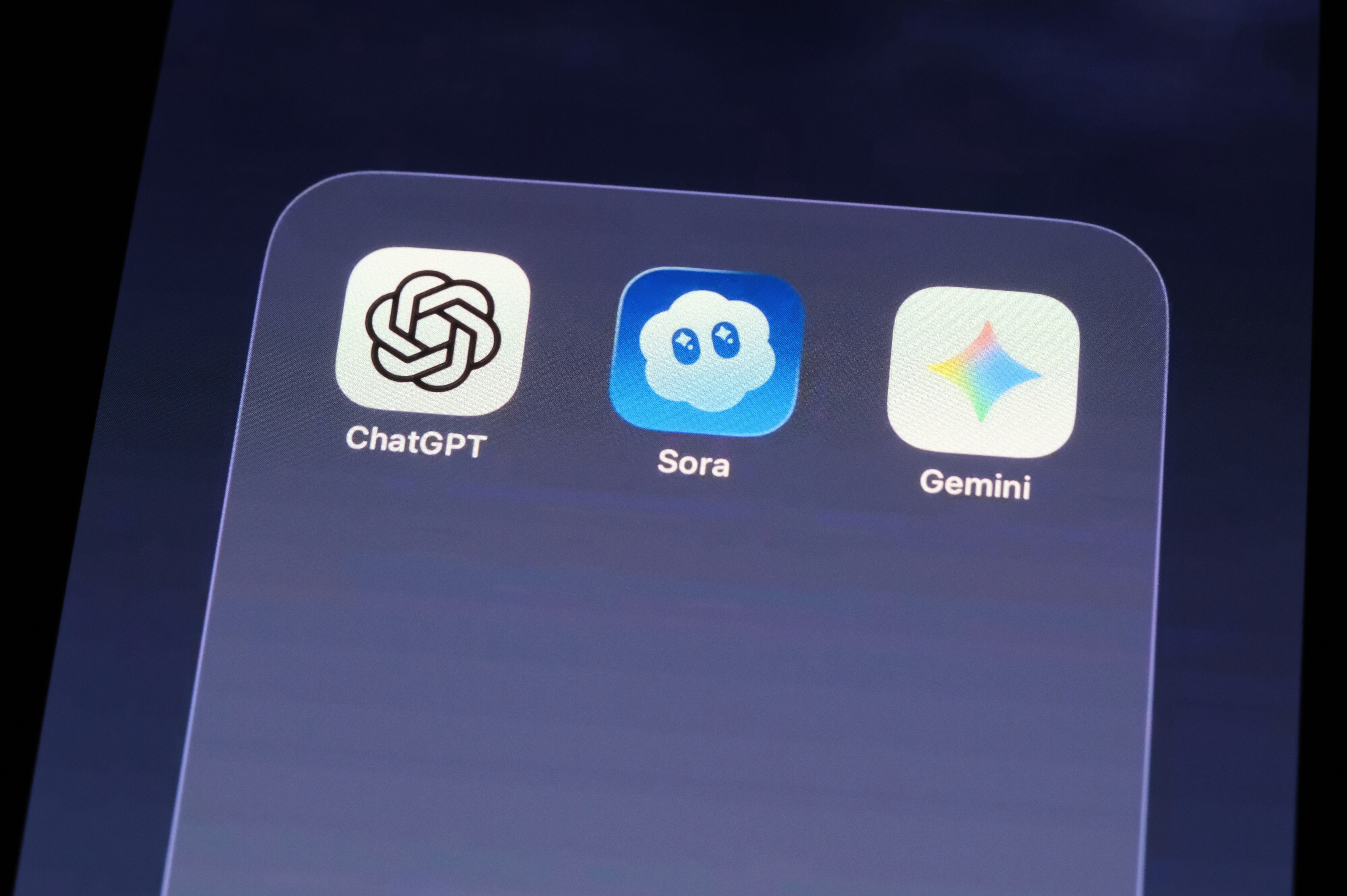 Rival browsers on mobile phone