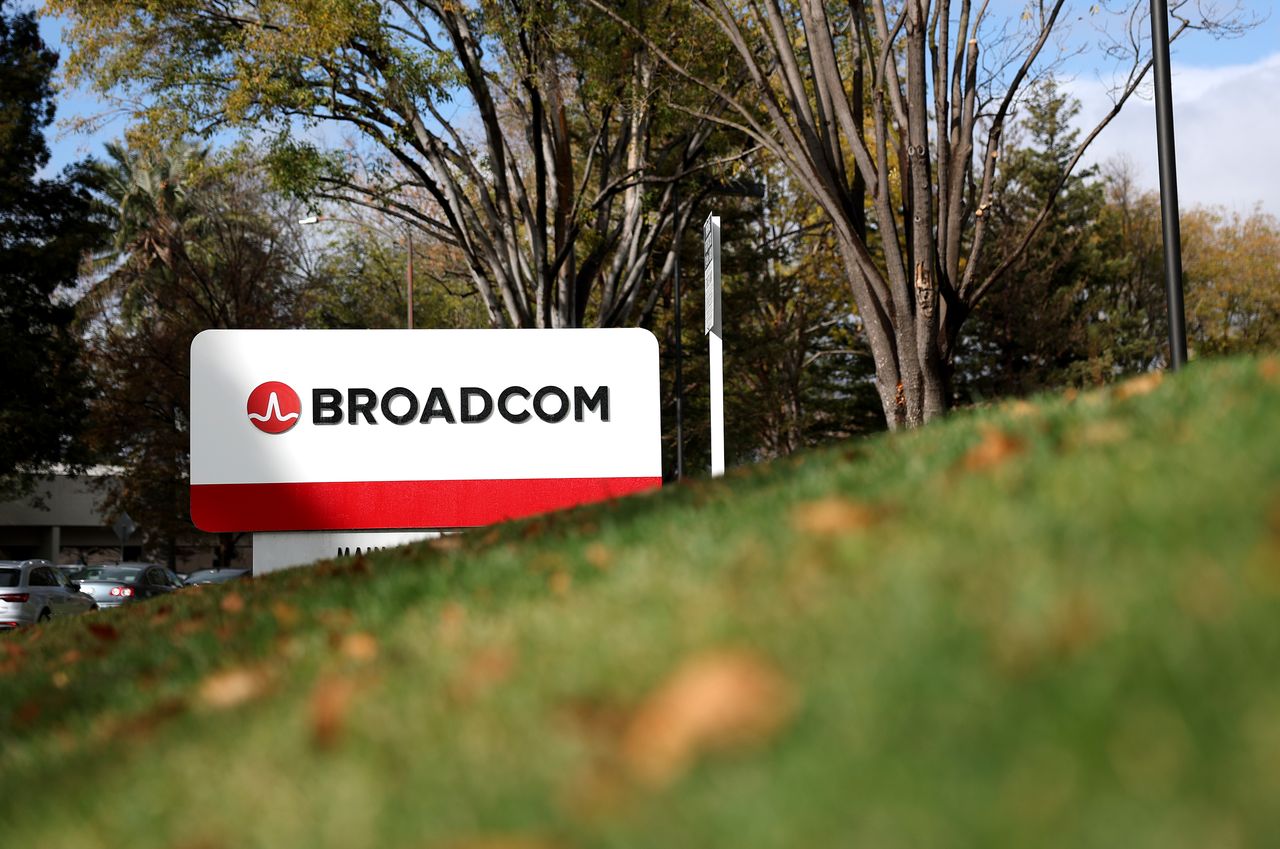 Meta, Broadcom Agree to Mega-Deal to Co-Develop AI Chips