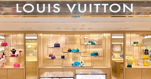 Louis Vuitton owner signs deal with Google to use AI for boosting sales
