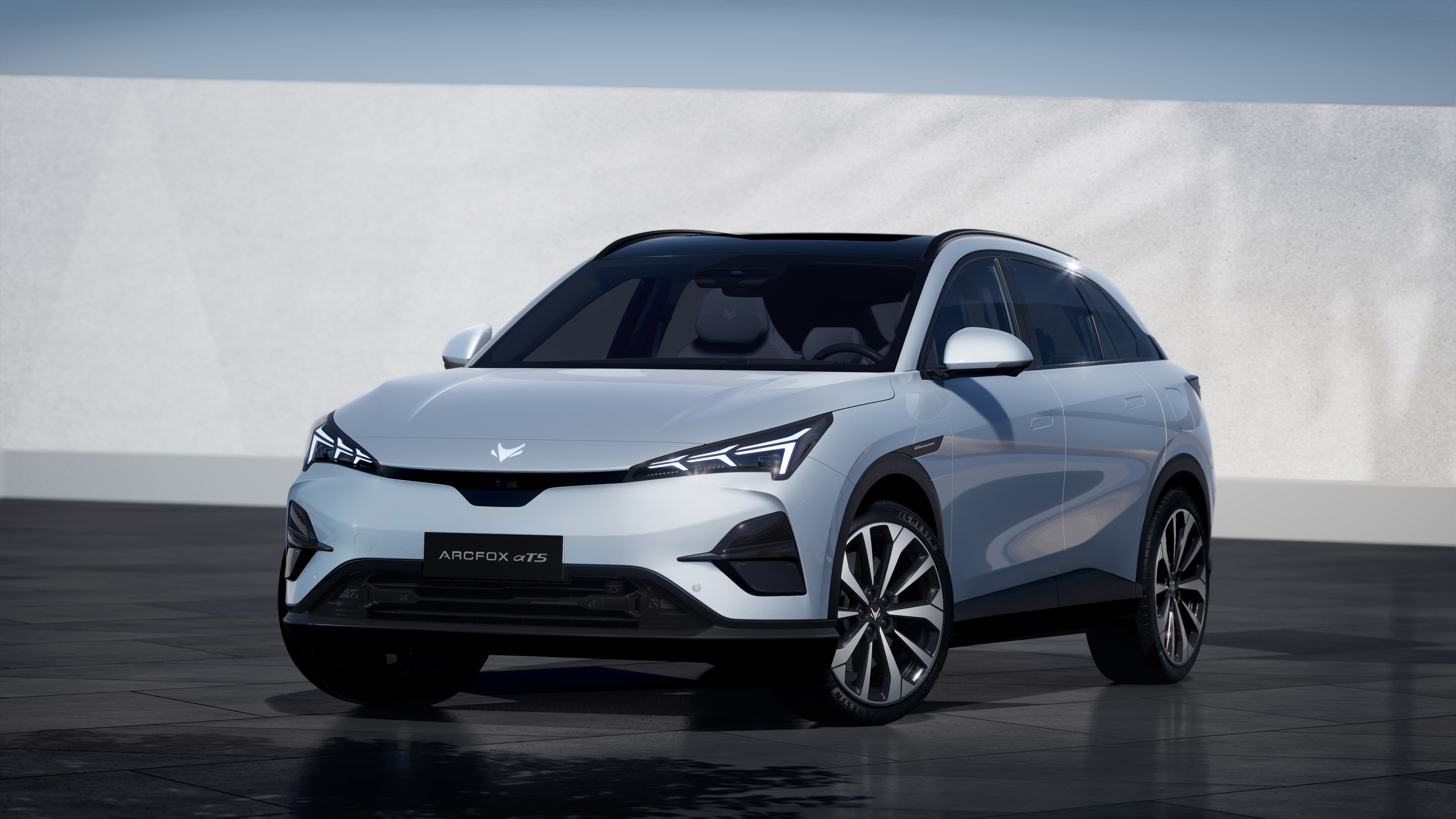 Photo of BAIC Arcfox Alpha T5 EV