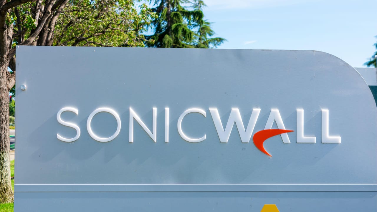 カリフォルニア州ミルピタスにあるSonicWallのオフィスの外の看板 カリフォルニア州ミルピタスにあるSonicWallのオフィスの外の看板