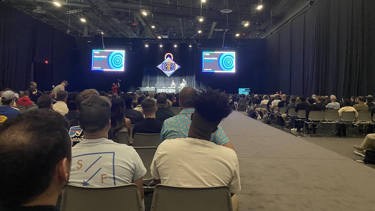 DEF CON 33での「Ghosts of REvil」セッション DEF CON 33での「Ghosts of REvil」セッション