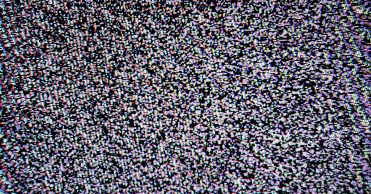 Risk of Acoustic Attack through LCD Screens due to Undone Air Gaps Risk of Acoustic Attack through LCD Screens due to Undone Air Gaps
