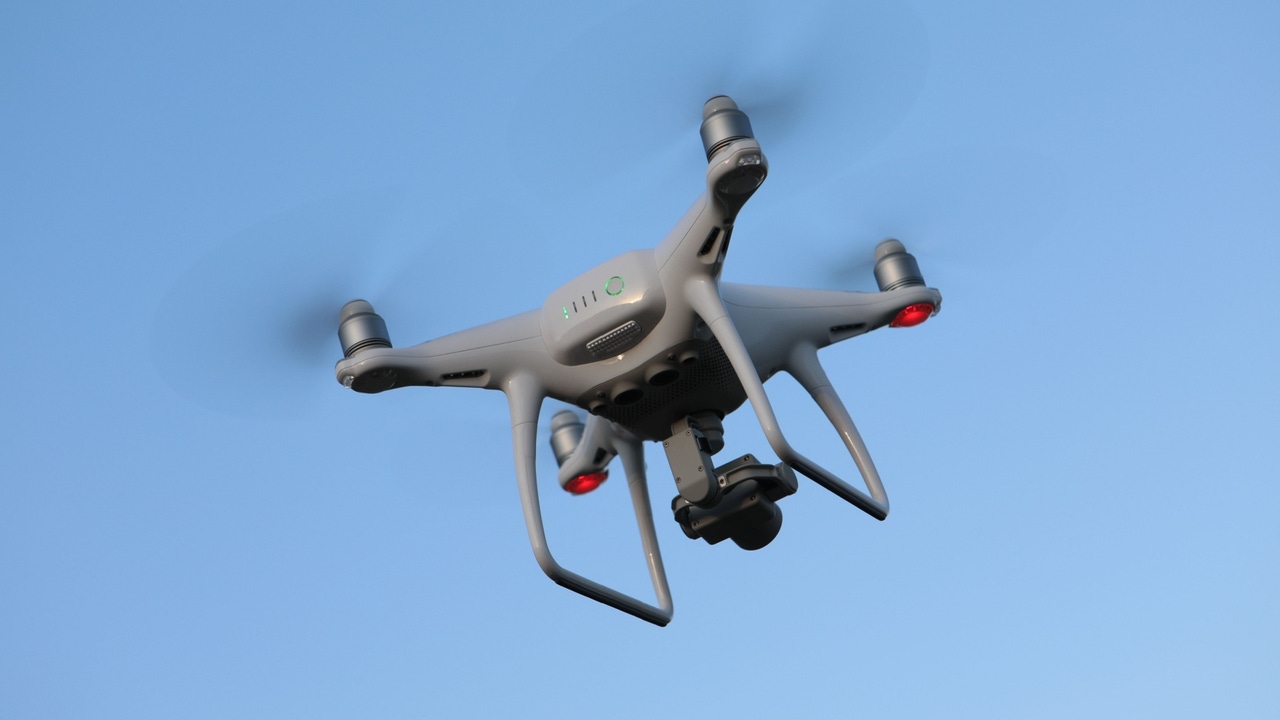 空中のドローン 空中のドローン