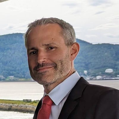 Dr. Daniel Fischer