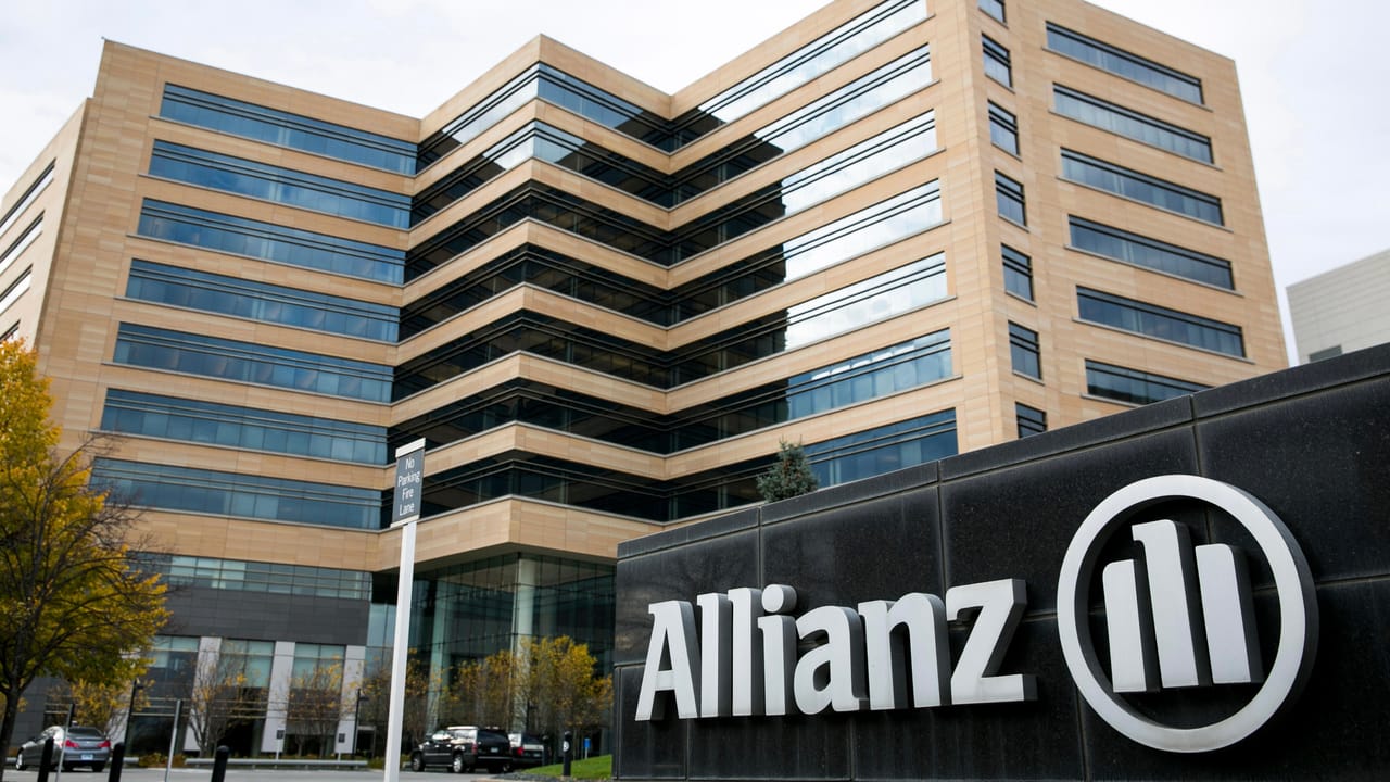 ミネソタ州ミネアポリスにあるAllianz Life Insurance Company of North America本社の外に掲げられたロゴ看板 ミネソタ州ミネアポリスにあるAllianz Life Insurance Company of North America本社の外に掲げられたロゴ看板