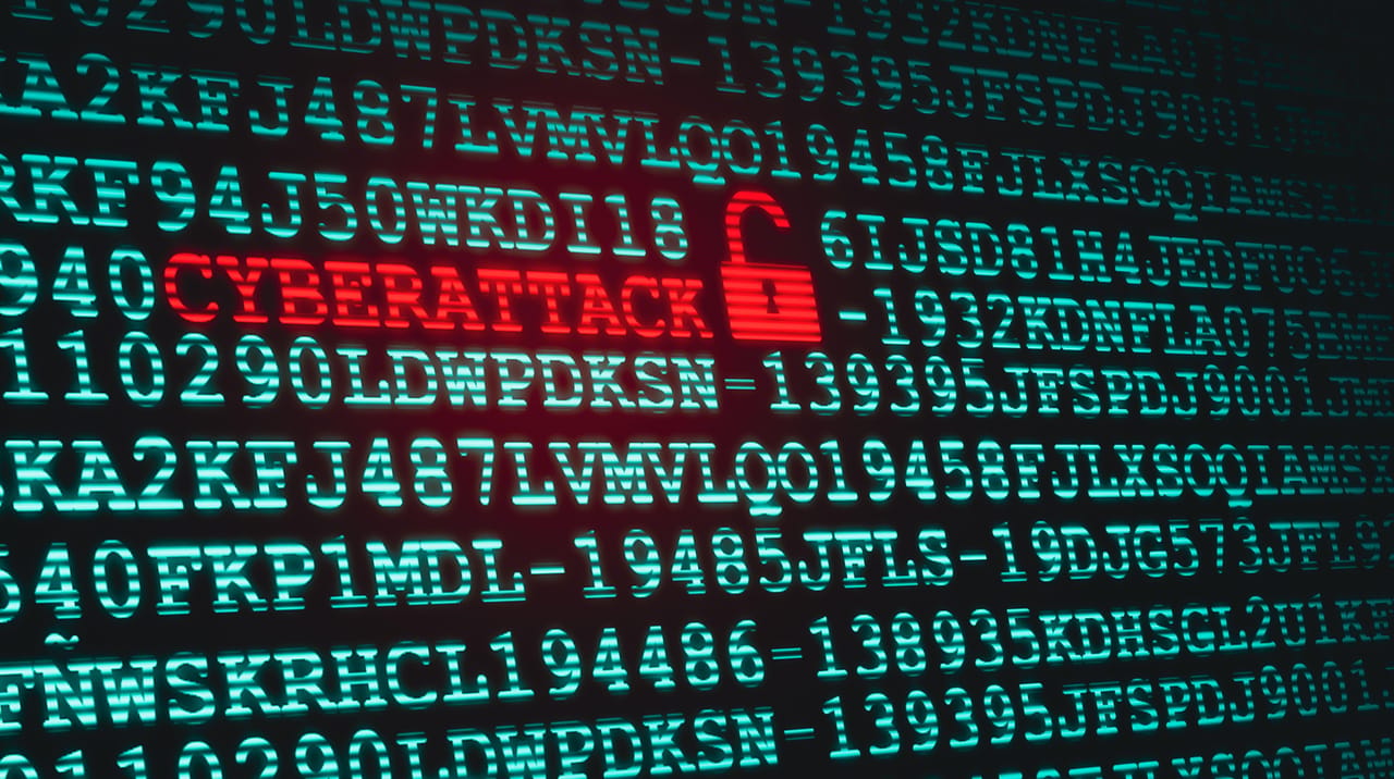 サイバー攻撃コード、赤で「CYBERATTACK」と開いた南京錠; 残りのコードはライトブルー サイバー攻撃コード、赤で「CYBERATTACK」と開いた南京錠; 残りのコードはライトブルー