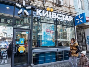 Kyivstar company shop on Velika Vasilkovskaya street