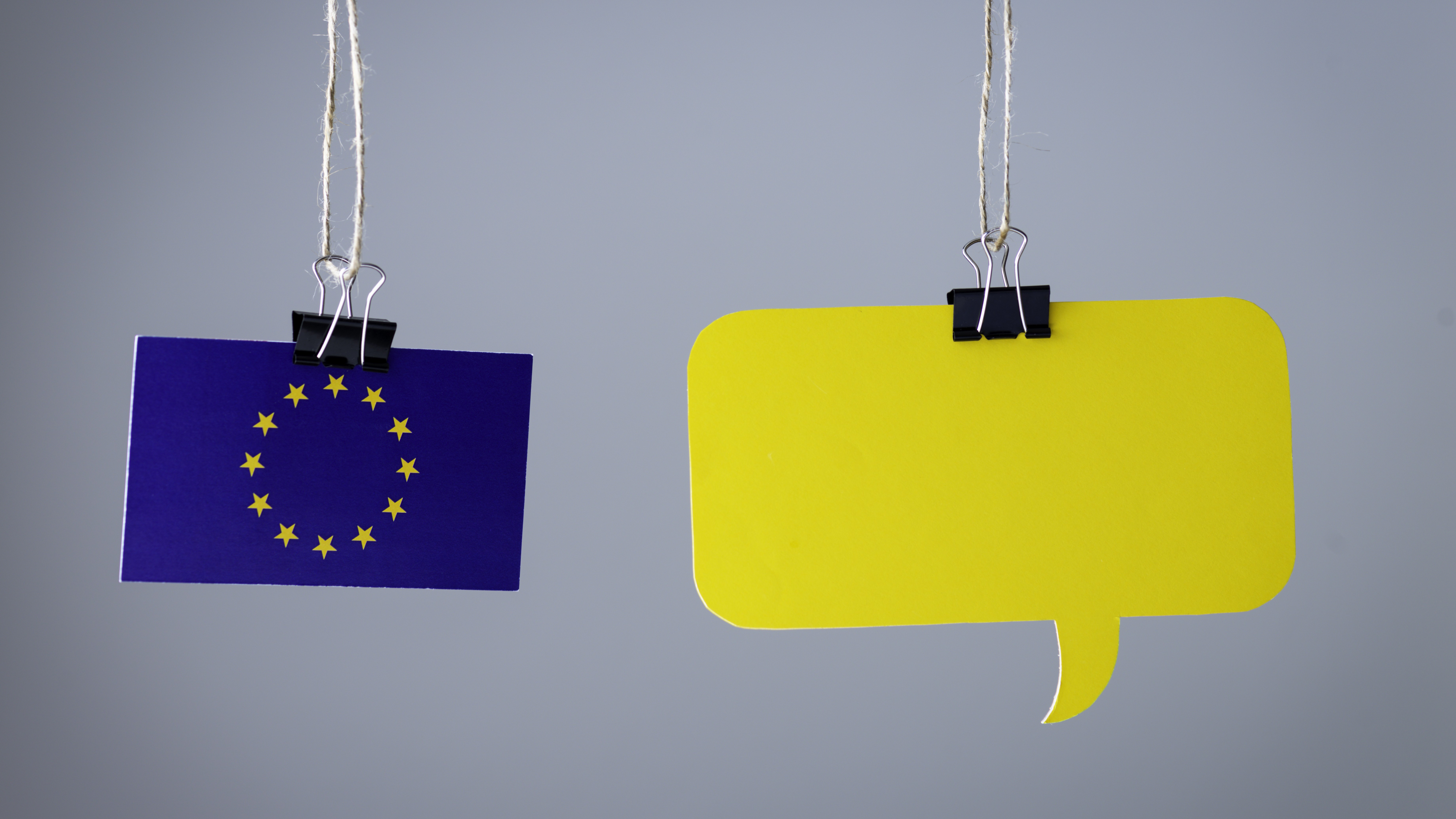 Russian Hackers Phish EU Officials Over Messaging Apps