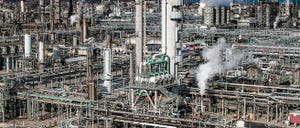 photo of an oil refinery