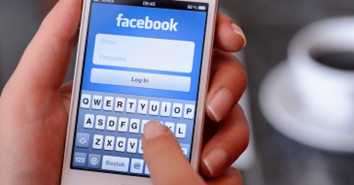 Facebook Pages Hijacked by Attackers to Promote Malicious AI Photo Editor Facebook Pages Hijacked by Attackers to Promote Malicious AI Photo Editor