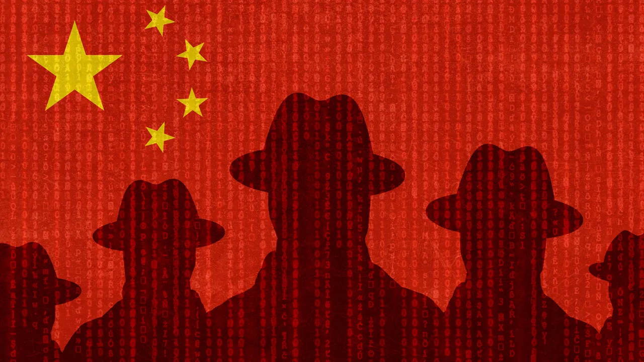中国国旗を背景にした脅威アクターのシルエット 中国国旗を背景にした脅威アクターのシルエット