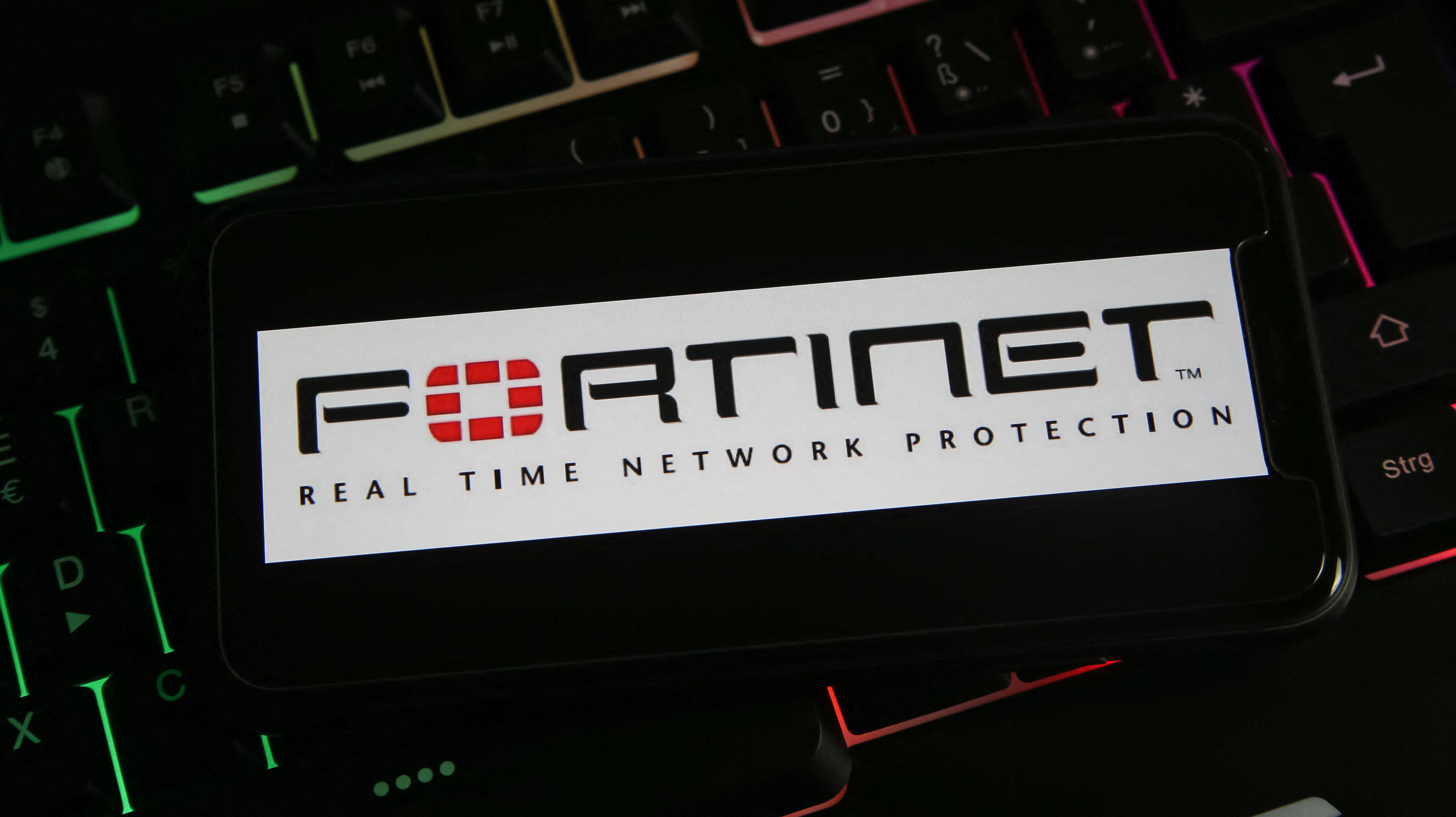 ثغرة FortiSIEM الحرجة: استغلالها يهدد العملاء