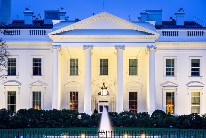 a picture of the front of the White House 