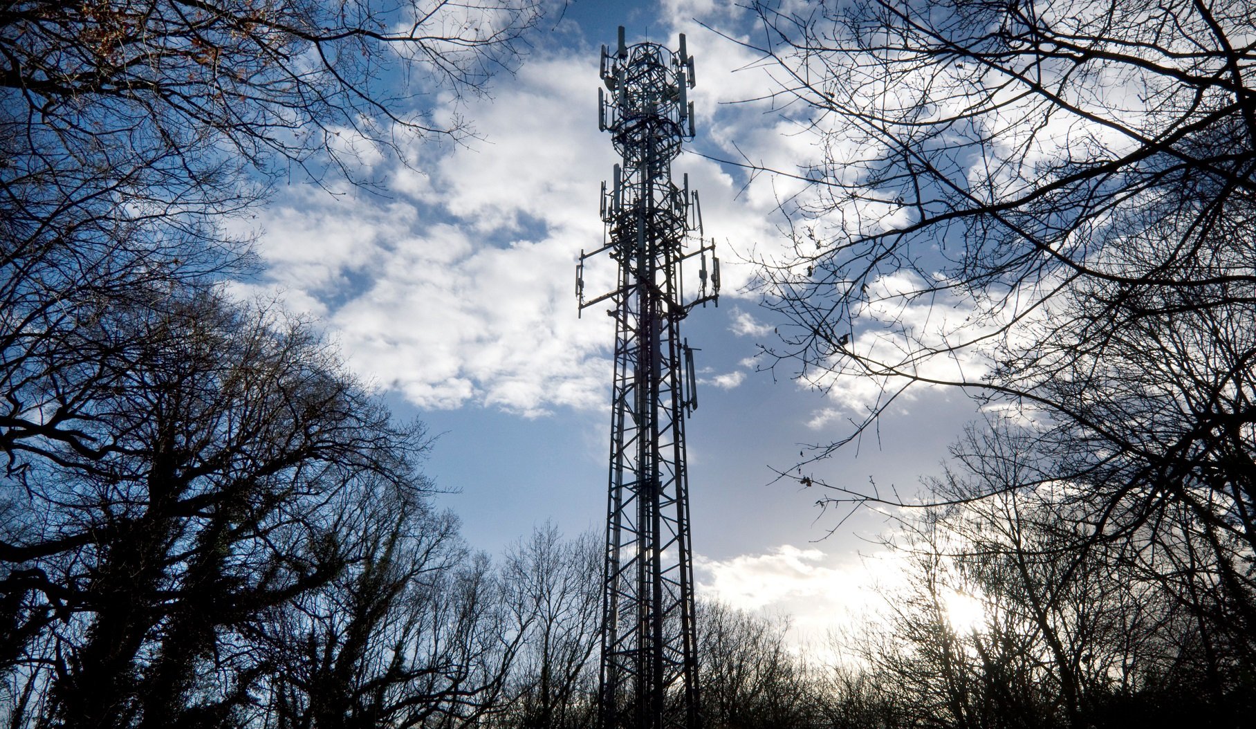 Smishers Stand Up Fake Phone Tower to Blast Malicious Texts - Vimarsana News