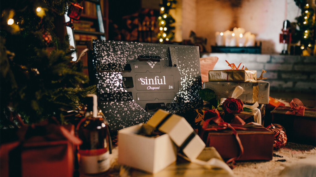 Sinful Advent Calendar with many small Christmas gifts